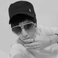 qq男生头像黑白戴帽子