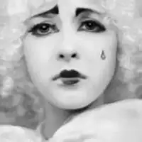 小丑在哭头像哭泣的小丑绝望头像图片