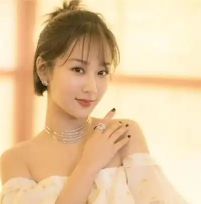 金鹰女神预测名单曝光杨幂杨紫再陪跑赵露思鞠婧祎也被提名
