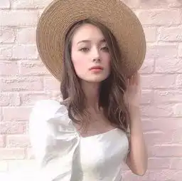 猜猜她几岁要大胆点才会猜对