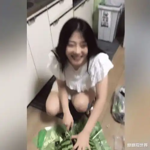 网友女朋友半夜还不走,还要吃我的大西瓜,我该怎么办哈哈哈哈哈