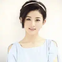 宫佟丽娅偷偷来到四爷房间报信,她差点被四爷干掉