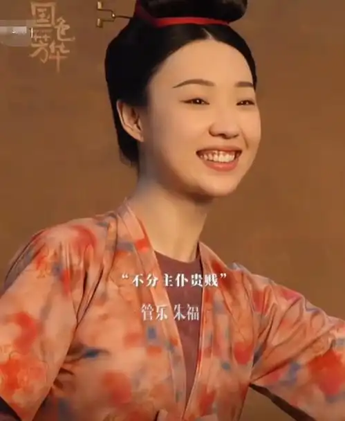 央视国色芳华美女云集最美的她曾是网红,杨紫都快要压不住