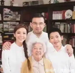 朱迅一家四口近照曝光,45岁朱迅容颜如少女,低调老公罕见出镜