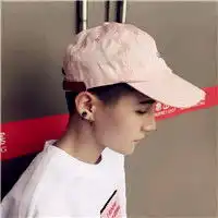 很时尚,很个性,很有范的戴帽子男生头像图片