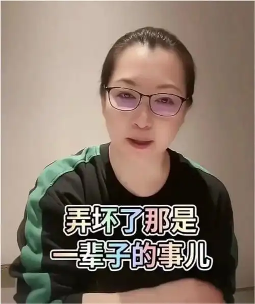 赵本山老婆谈女儿整容曝其曾病态迷恋打针,一口牙被疑值一套房