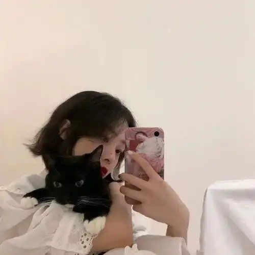 女生头像不止一点点的酷意