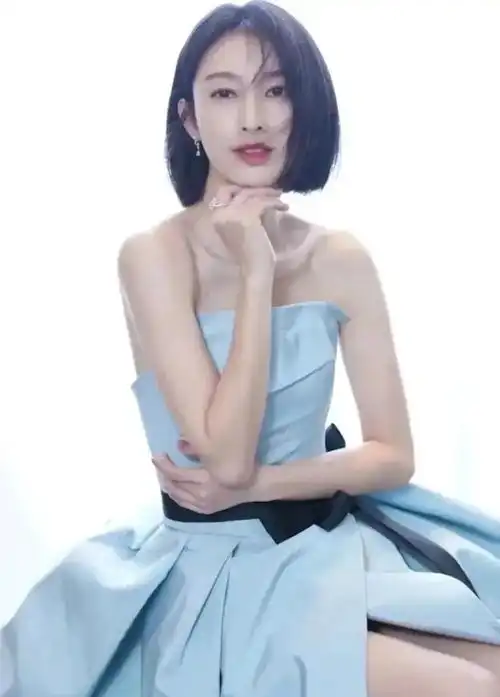 女星张俪温柔明艳,俏丽身姿,真惹人爱