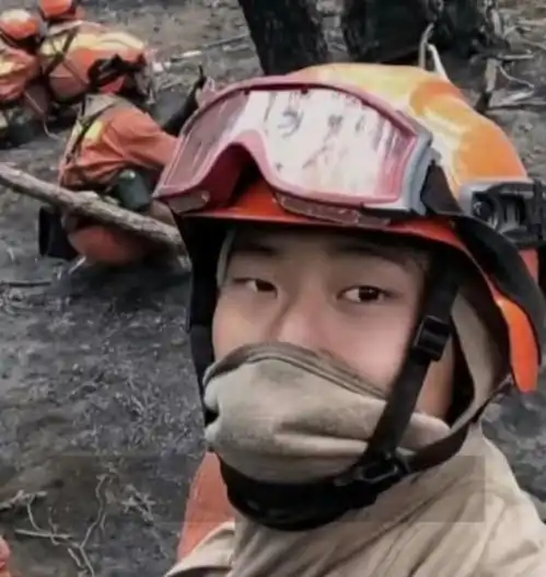 冯坪坪