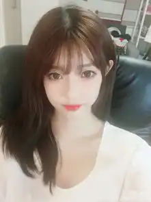 来势胸胸韩最火电竞女神空降中国