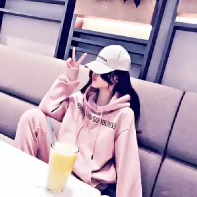 年轻的美女头像时尚苗条美女太有气质了