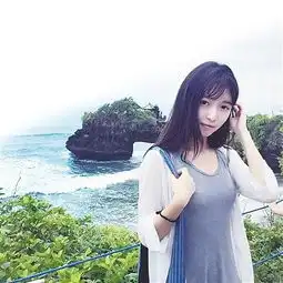 大学生自费支教美女巴厘岛支教欲为当地筹建小学