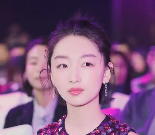 周冬雨少女感的妆怎么画的看了100张照片,终于知道了