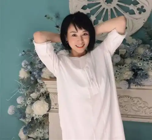 复合陈羽凡复工身边女子疑似白百何,网友扒出真实身份渊源不浅