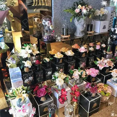 今天出去逛街走进了一家花店,太好看了,我的少女心溢...牙贴面悦美整形