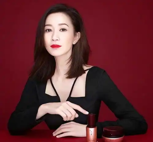 佘诗曼好的不仅仅是演技,还有不一样的穿搭水准