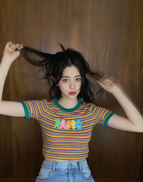 欧阳娜娜变身鬼马女孩,三套私服各有潮流,快来get