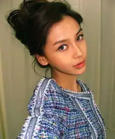 明星素颜私照曝光郑爽整容前那个水灵angelababy刚出道又黄又干