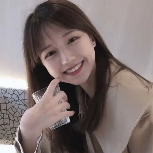 女生暗恋你时,才会露出这3个破绽,傻小子要细心点