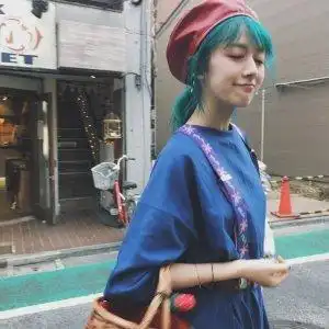 李诞和气质女朋友合照怎么感觉李诞像p上去的呢
