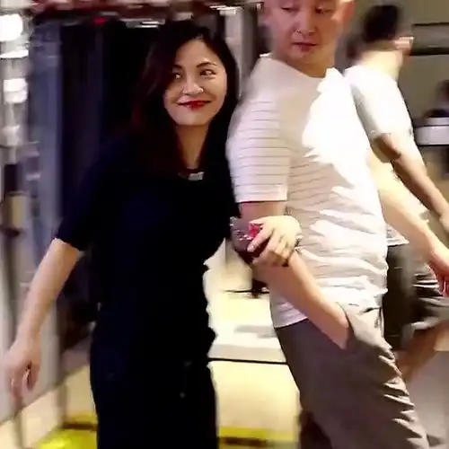 马上就要一妻多夫制了,男人们看到没,想要做正宫必须得这样