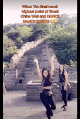 在tiktok云游长城火了外国网友太神奇