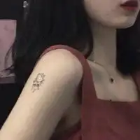 qq女生性感妩媚头像