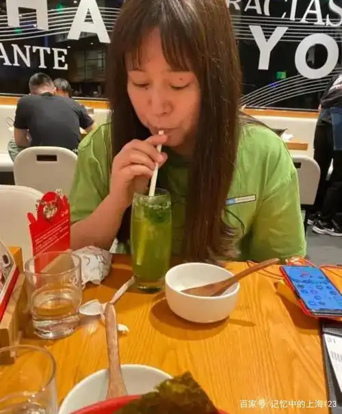 小张律师四十岁依旧少女心,家藏一千多个玩具机器猫,喜欢吃泡面