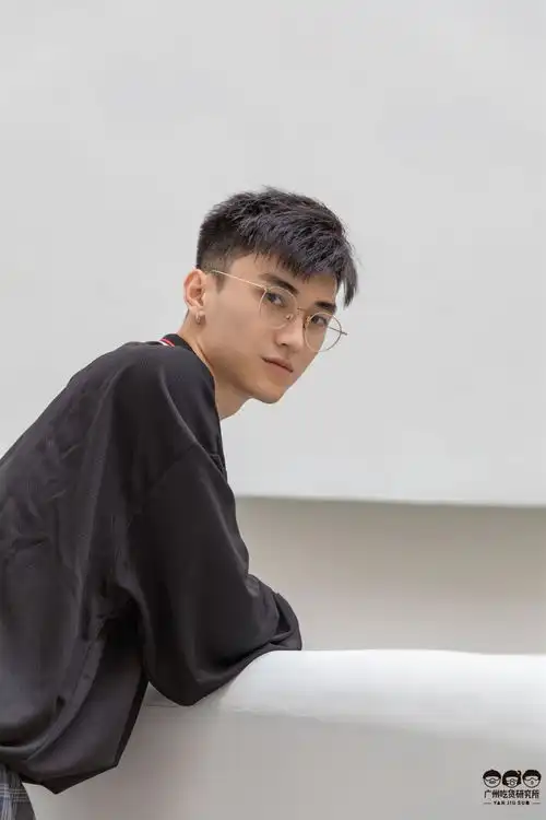 广州最新网红打卡圣地ins风冷淡风,来一组高级的九宫格