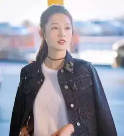 李沁张俪相差六岁,就因为搭配不同,在时装周上却变成了少女与大妈
