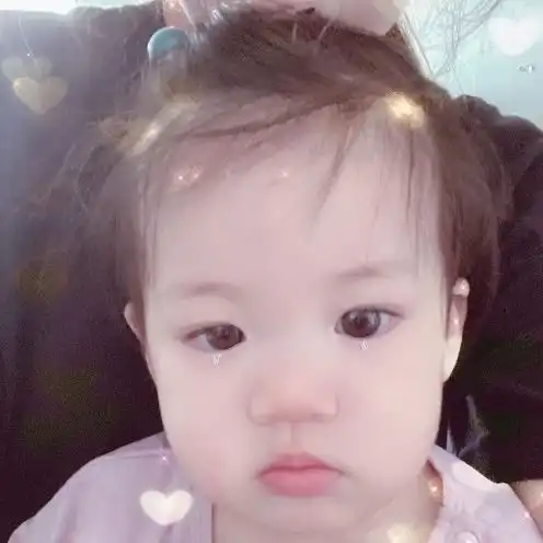 安以轩高调晒全家福,她戴着大钻戒与陈荣炼甜蜜秀恩爱,儿女罕见出镜