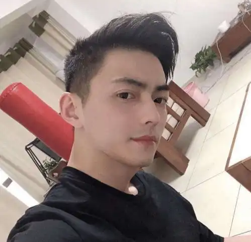 电竞霍建华不敢拍全身照看清他的身高,老天果然是公平的
