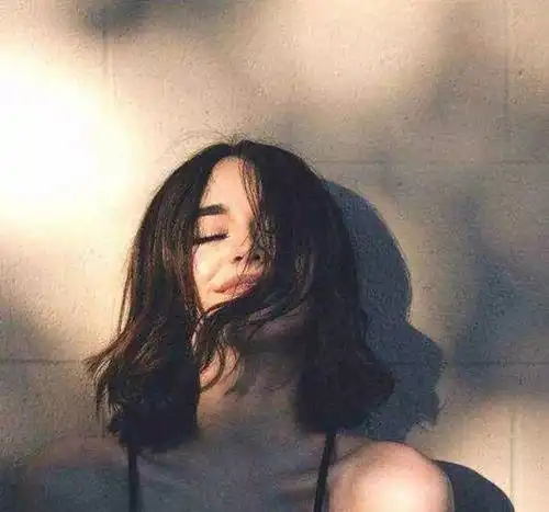 致自己不得不看的干净句子,句句直抵人心