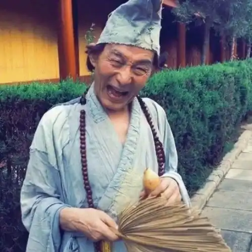 今年87岁的济公近况原来是这样的赔光家底,卖房出家