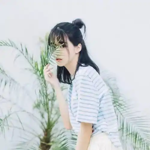 夏天的刚需这些都是能瘦脸的丸子头