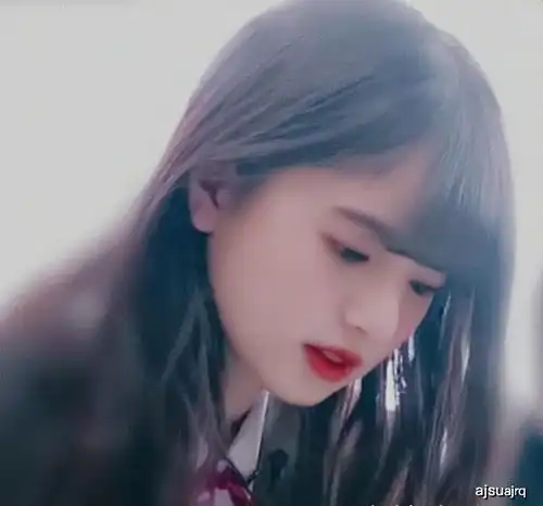 巴掌脸已经过时了,斋藤飞鸟的口罩脸火了,难怪是国宝美女