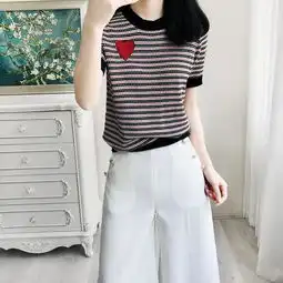 30岁高雅女人都爱穿真丝衫,贵气不一般