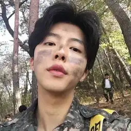 头像你弯弯一笑,惊艳了九天之上