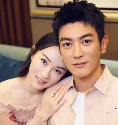 一家三口变四口是刻意隐瞒不女儿的自由更重要