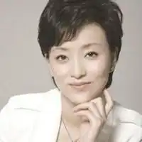 手托下巴女生头像微信头像图片大全