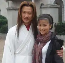 一剧成名抛弃13年发妻,转身恋上前主持一姐,被传只恋爱不结婚