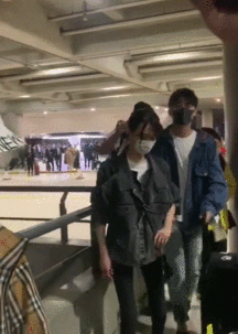 张恒男友力爆棚,接机郑爽举动霸气,小仙女这次找对人了