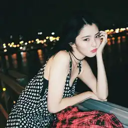 那个女孩笑起来的时候我真想把全世界给她