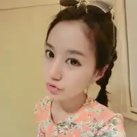 温柔小女生的qq头像我以为捂着心脏就不疼