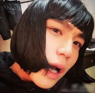 谢娜爱徒陈希郡扮女装恶搞撞脸邓超成焦点