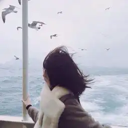 孙女刚出生就被奶奶扔出家门,二十年后再见面