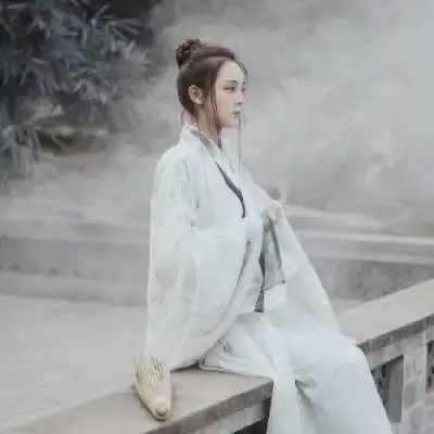 对于微信里只迟迟不回或只回一个字的人切记不要再打扰了