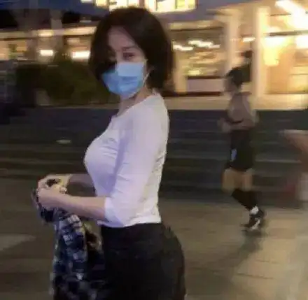 许晴身材完爆20岁少女,网友我原本标准是1830,现在是1851