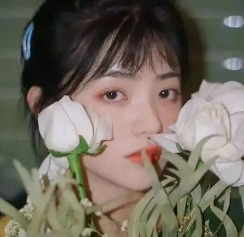 头像看起来很干净的头像