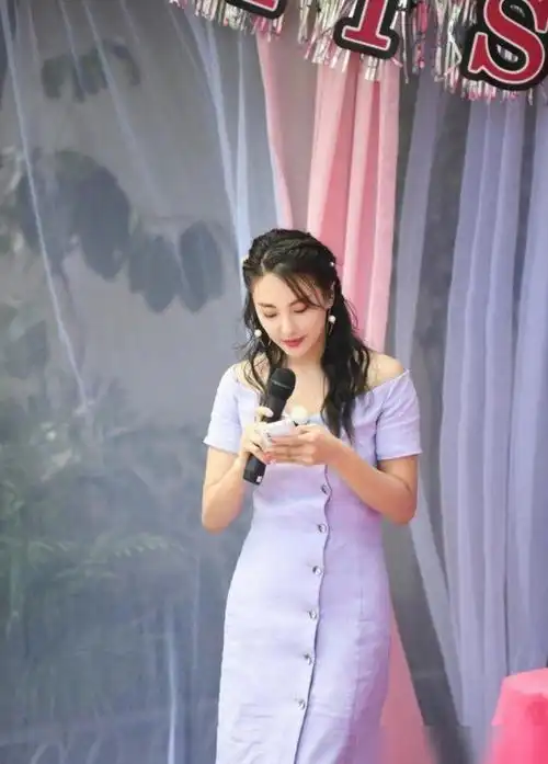 张雨绮少女心爆棚姐姐也是岁月美人,依旧可爱清纯动人